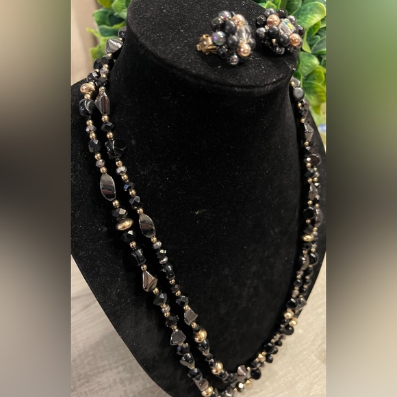 VINTAGE CHICOS/JAPAN NECKLACE & CLIP SET THAT IS CLASSY AND SOOO RICH 💕👏 - Picture 5 of 15